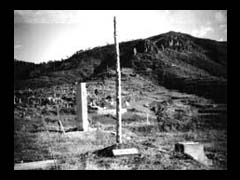 グビロが丘の慰霊碑　　　長崎医科大学構内のグビロが丘に最初に建立された慰霊碑
