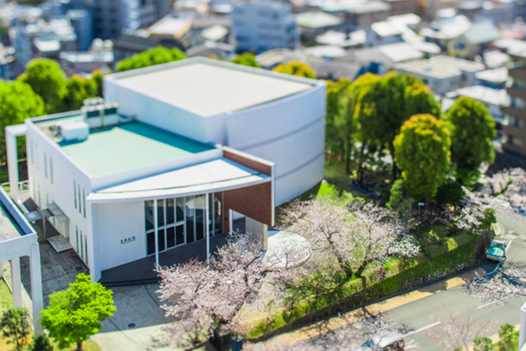 長崎大学アイソトープ実験施設の外観